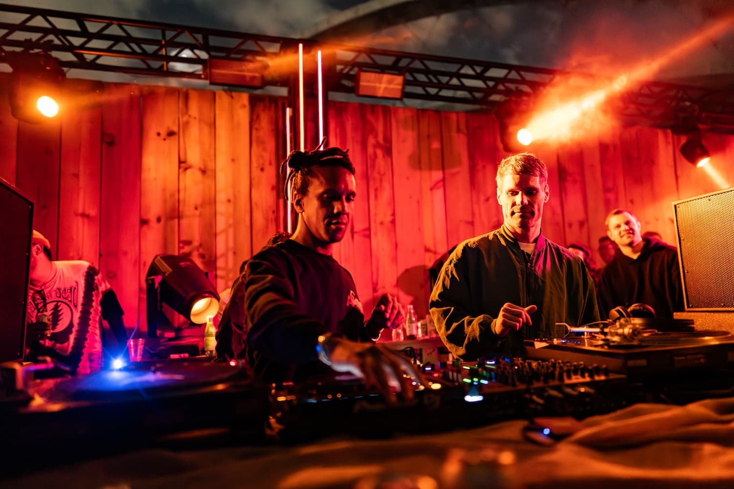 Dialogue: Dyed Soundorom (All Night Long)